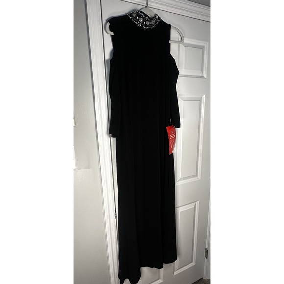 Avenue Dresses & Skirts - NWT Avenue Formal Dress Size 14 Long Sleeve With Cold Shoulder